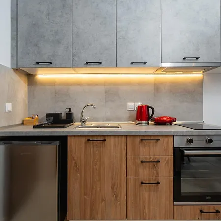 מלון דירות Ark Urban Living 3*